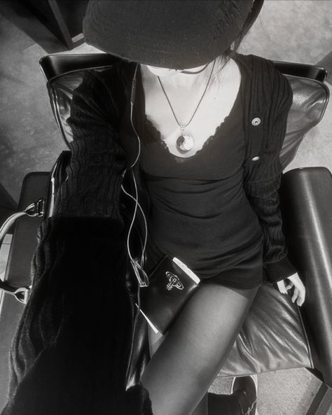 𝒷𝓁𝓊𝑒𝓎𓆩𓂆𓆪 | ᴄʜᴏᴏᴍ tweet media