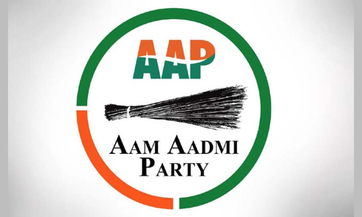 rameshsrivats's tweet photo. Raghav Chadha and a bunch of other AAP MPs join BJP. 
The problem with Aam Adam Party is the symbol.
It's cruel to pull petals from a lotus.
It's torture to chop up a hand.
But a broom?
Just pull that string, and all the sticks fall apart. https://t.co/NQwrpLWy7M