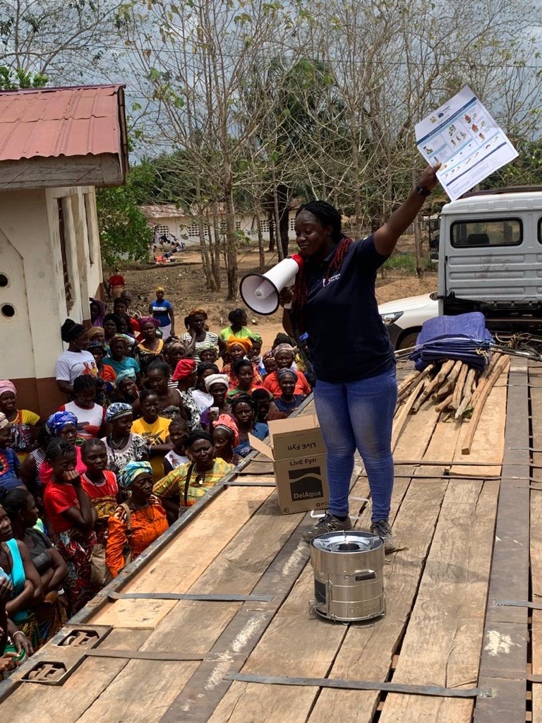 DelAguaStoves's tweet image. In Sierra Leone, many families have long depended on wood fuel. With #LiveWell clean cooking stoves, less wood is needed helping reduce deforestation and protect the environment that communities rely on.
#delagua #climatechange #sierraleone #villagedevelopment #LocaIimpact