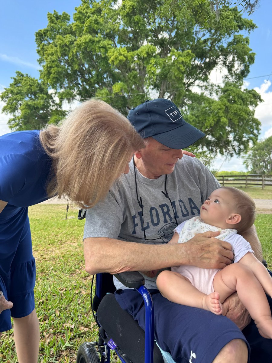 Tim Tebow tweet media