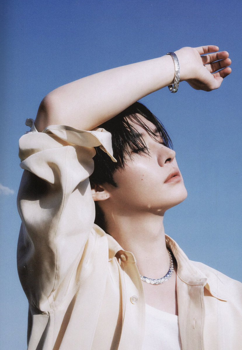 LeeKnowBrasil's tweet image. ↱#PIC 🐰 24.04.26↲ Não estávamos preparados para tanta beleza!!!!!

Algumas das fotografias do #LEEKNOW para a edição de maio da Marie Claire Korea!!!!

#스트레이키즈 #리노 #LEEKNOW #StrayKids @Stray_Kids 👻

Cr. Little_Freak_K