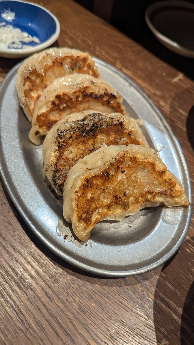 ピニョン吉 tweet media