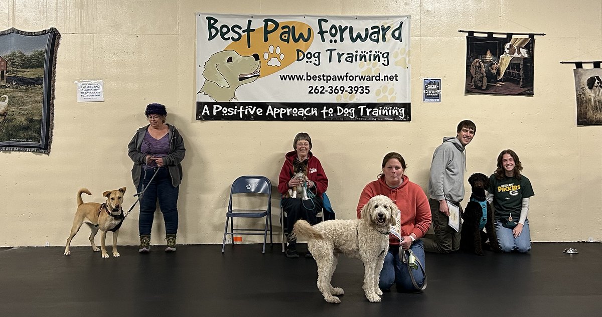bestpawforwardw's tweet photo. Congrats #RocketRecall grads! You learned what is involved in building a really reliable recall, how to build and maintain it, and many fun games and exercises to help get your dog engaged and eager to come back to you. #GradPhotos #Dogs #Come #Front  #RewardBasedTraining https://t.co/nq8dmu0S2r