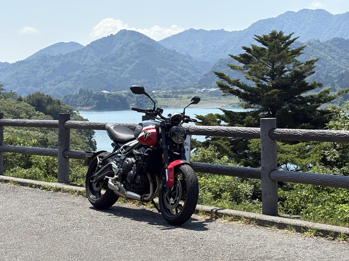 カプシン tweet media