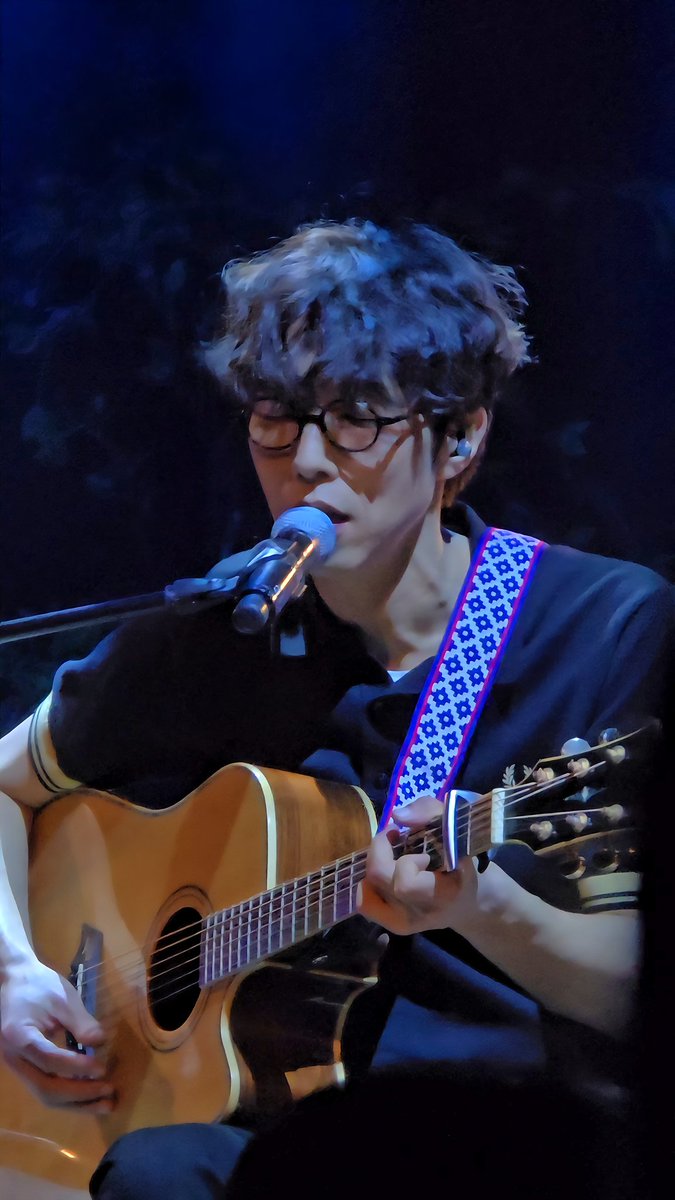 어떻게 볼 때마다 사랑에 빠질 수 있지 그냥 내 눈엔 신재평이 천사로 보임 여기가 천국인가 봐