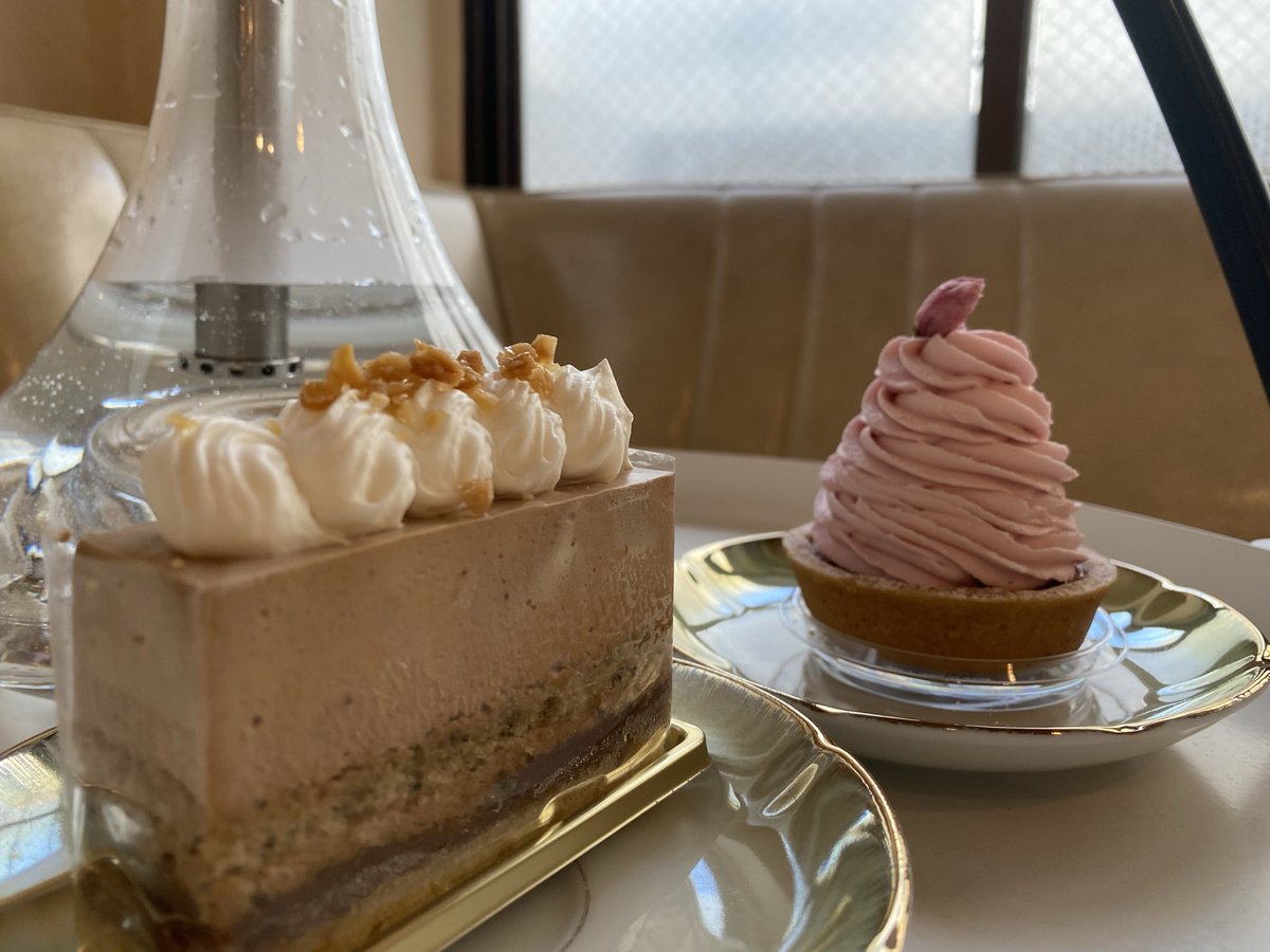 kaede_ronron's tweet photo. お客様よりケーキやお花を頂きました。
ありがとうございます！
明日でRonRon営業は最終日となります。
どうぞ最後までよろしくお願い致します。 https://t.co/4soEu3t2nL