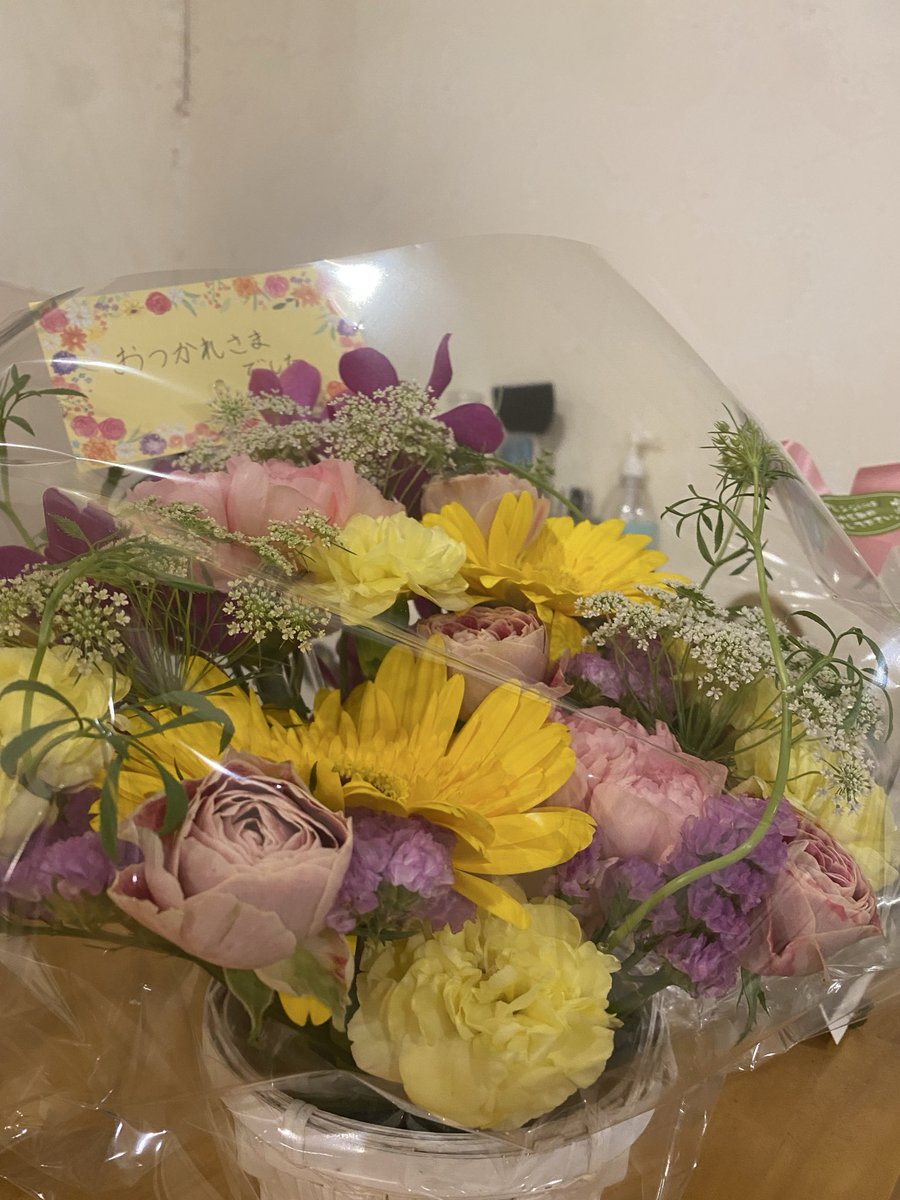 kaede_ronron's tweet photo. お客様よりケーキやお花を頂きました。
ありがとうございます！
明日でRonRon営業は最終日となります。
どうぞ最後までよろしくお願い致します。 https://t.co/4soEu3t2nL