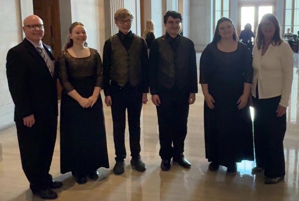 WCDE_TN's tweet photo. Representing Washington County Schools and David Crockett High School, choir students Shaun Dumaine, Journey Higgins, Andrew Lowe, and Attila Zirkle performed the national anthem at the Tennessee State Capitol. https://t.co/7pxqe7uvgn