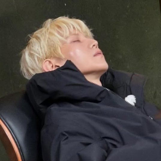 amanda 🍊 tweet media