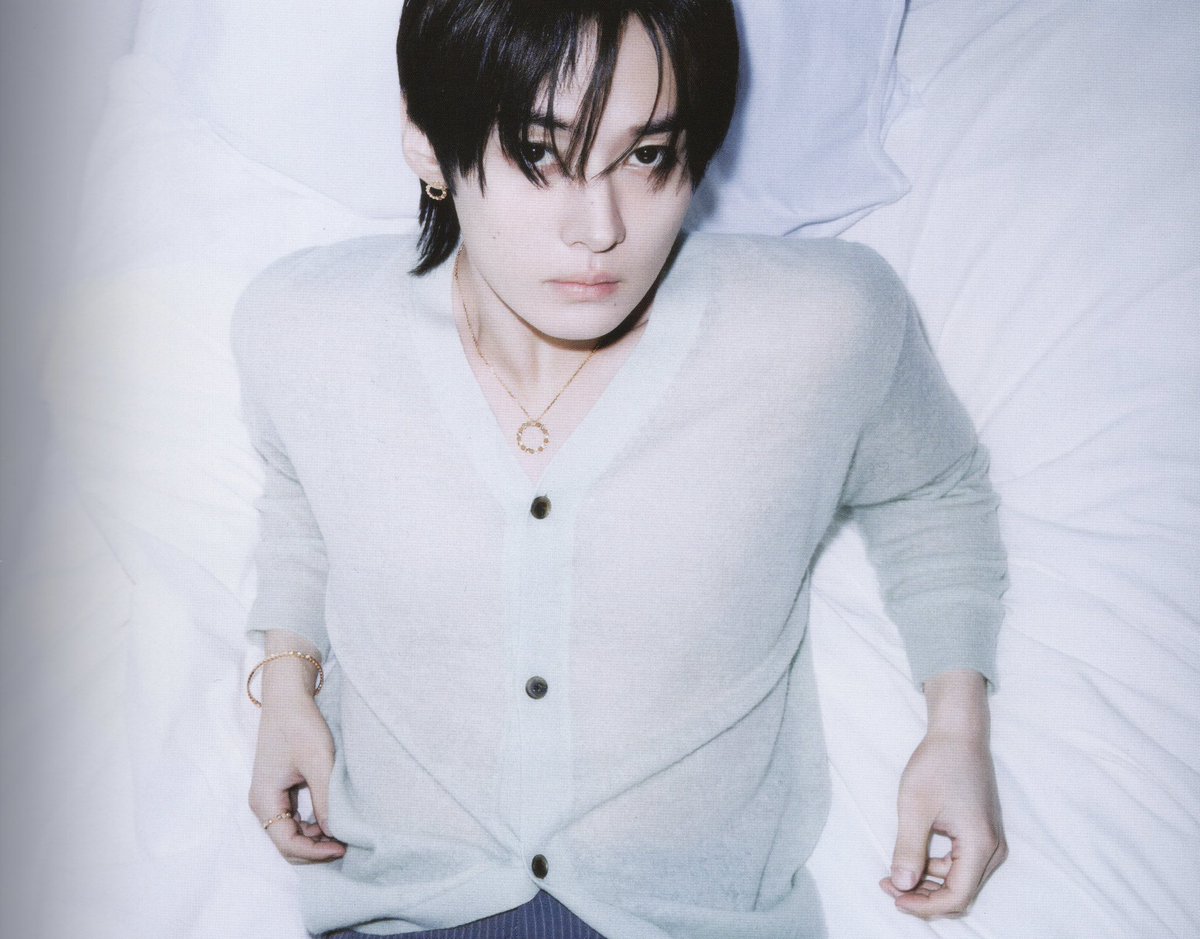 LeeKnowBrasil's tweet image. ↱#PIC 🐰 24.04.26↲ A cada nova scan que sai, mais a gente se apaixona!!!!!

Mais fotografias do #LEEKNOW para a edição de maio da Marie Claire Korea!!!!

#스트레이키즈 #리노 #LEEKNOW #StrayKids @Stray_Kids 👻

Cr. Little_Freak_K