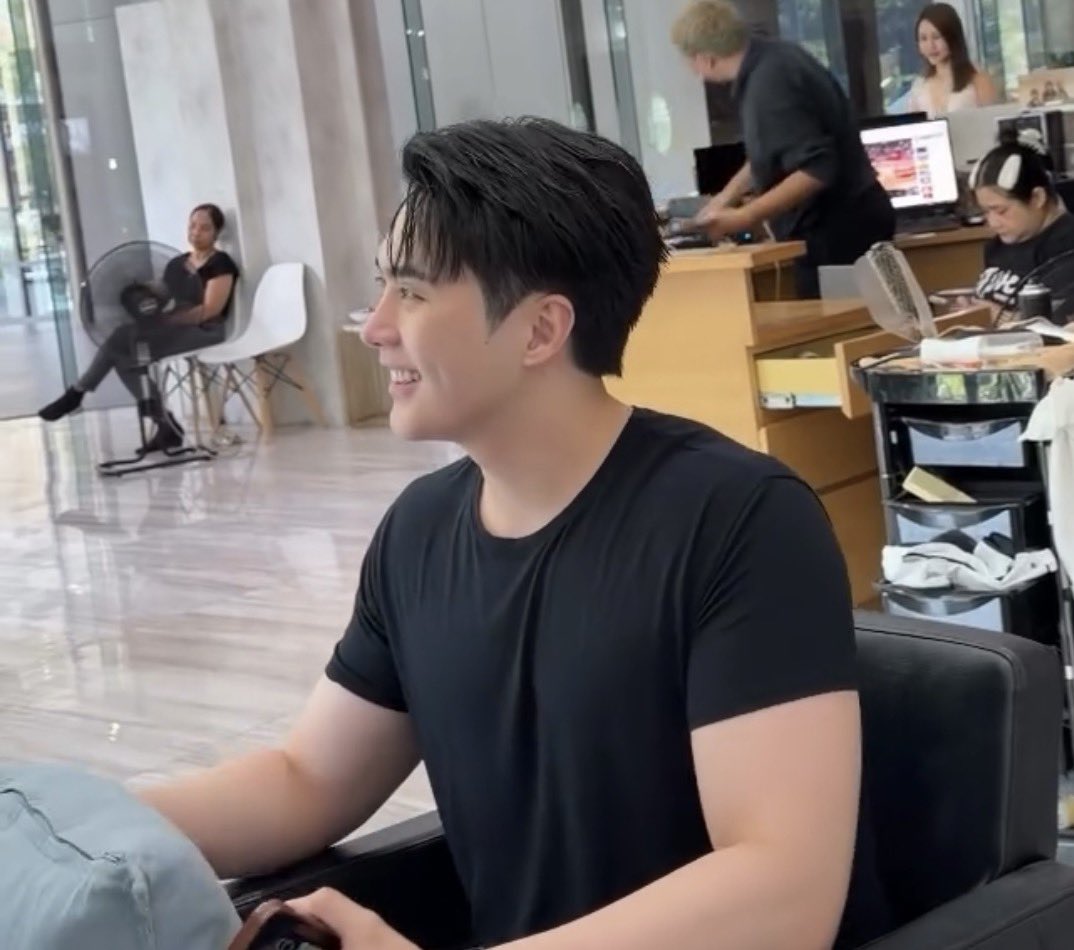 แขนเสื้อ said : ช่วยจั๊นด้วยยยย 

#innsarin #อินสาริน