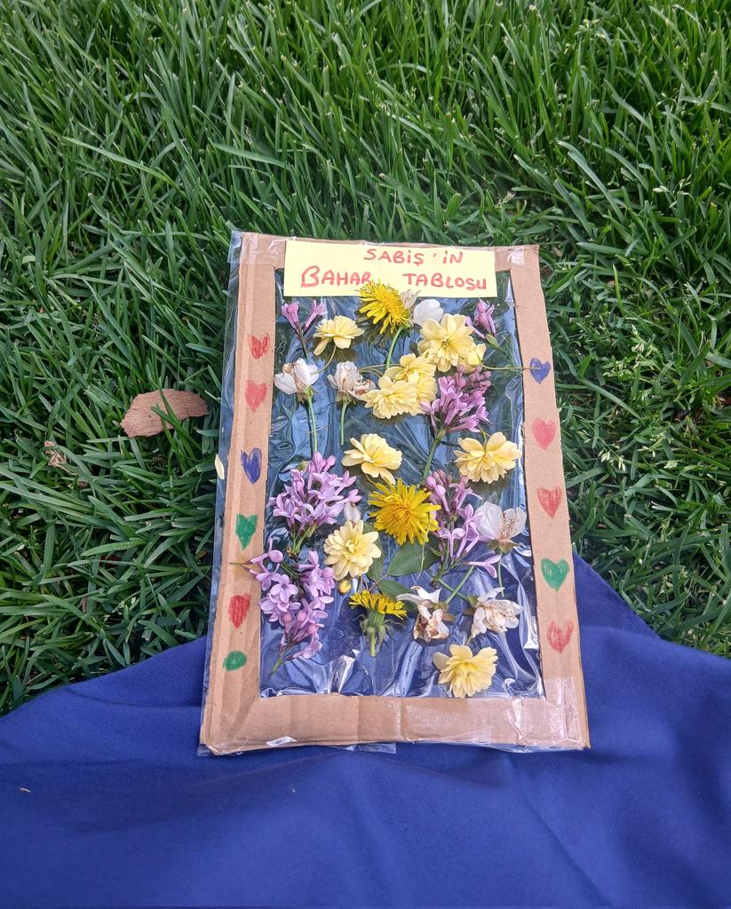 _ayse0_'s tweet photo. Öğrencimle park datesi🩷 https://t.co/l3BTU1k9qV
