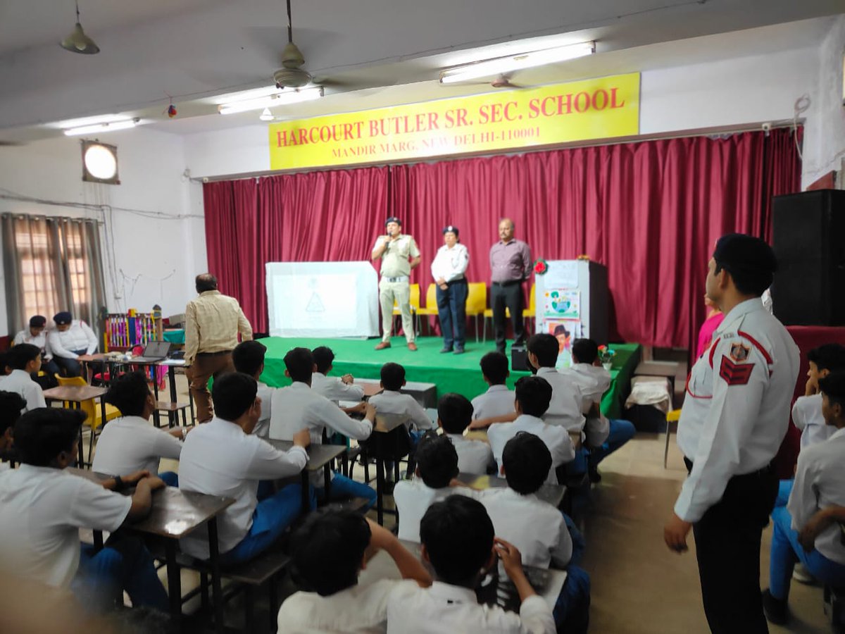 dcptrafficndr03's tweet photo. Making roads safer, one awareness drive at a time!  
Today’s Road Safety Programs at Harcourt Butler School, Bhai Veer Singh Marg &amp; Palika Bazar CP reached 200+ students &amp; commuters.  
Helmets on. Rules followed. Lives saved 
#ProjectSangam #RoadSafety https://t.co/0iarf9I4if