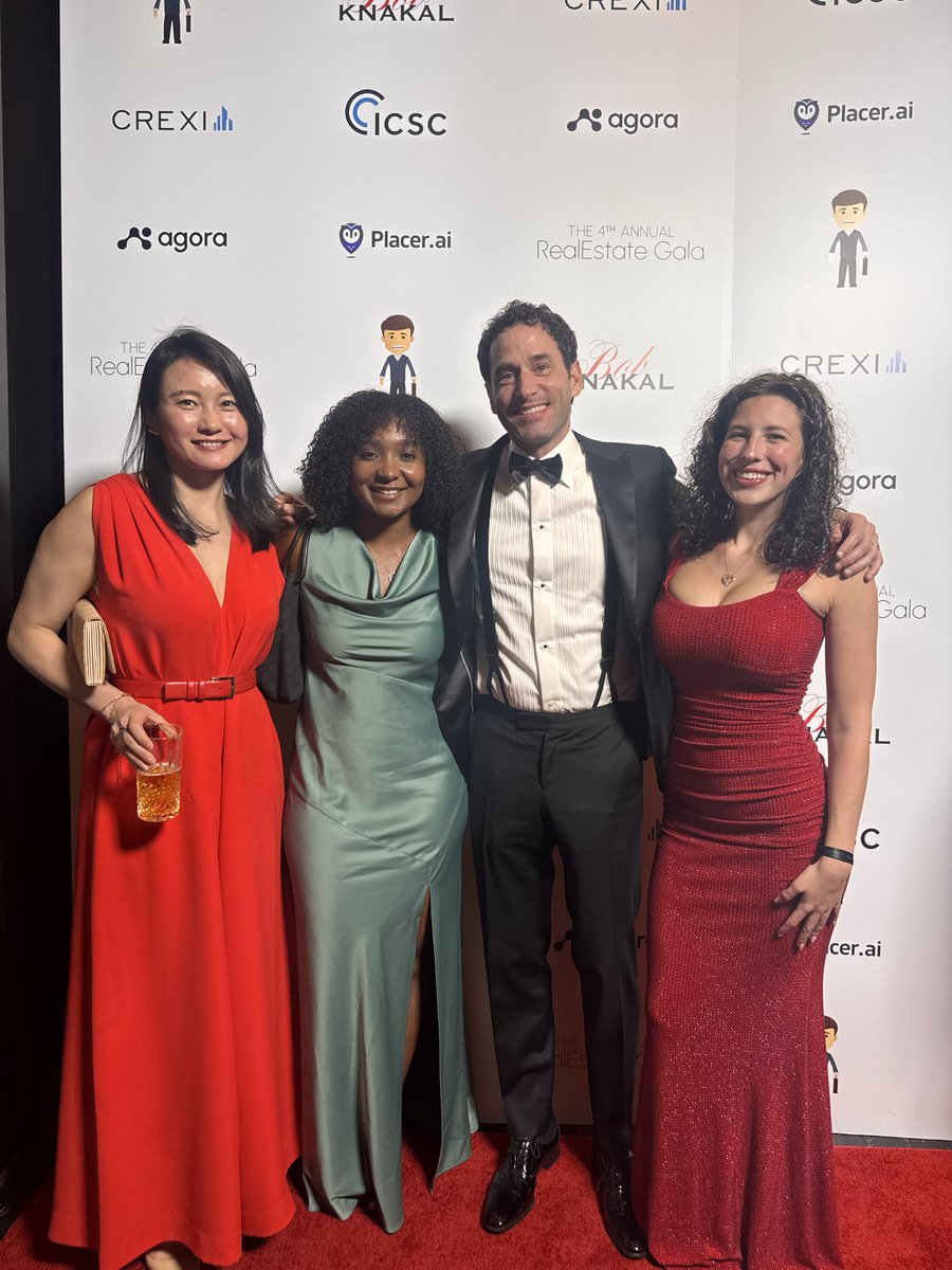 alexismorganhq's tweet image. Words really can’t describe the incredible feeling of being in the room at the 4th Annual Real Estate Gala last night, but here’s my best shot anyway:

Incredibly Fun. Classy. Extremely Inspirational. Genuine. Productive. Niche. And Elite.

Thank you @realEstateTrent and