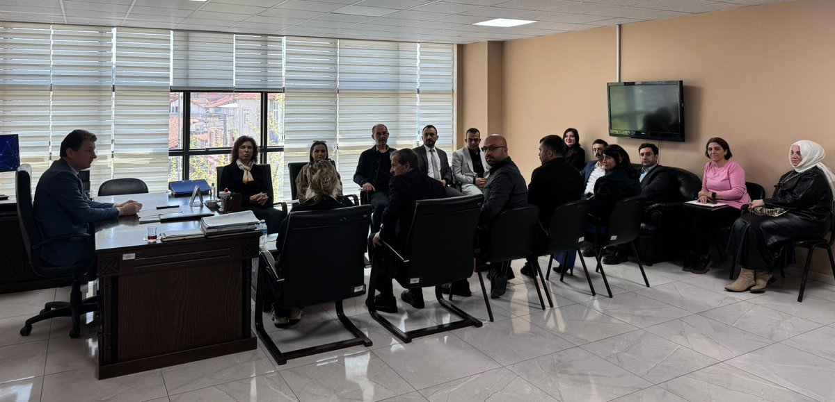 iktm54's tweet photo. 21-27 Mayıs tarihleri arasında kutlanacak olan “Türk Mutfağı Haftası’nın” ilimizdeki programını planlanmak için Müdürlüğümüzde bir toplantı düzenlendi. Türk Mutfağı Haftası’nı Sakarya’da en güzel ve etkili şekilde kutlamak için yapacağımız çalışmalara hız kesmeden devam ediyoruz. https://t.co/wi9L5l6gix