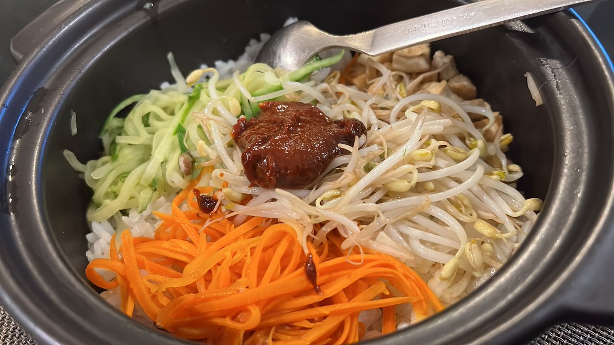 HoneyinTaiwan's tweet image. Taiwan food and drinks #taiwan #taipei #travel #photography #photooftheday  #building #Taipei101 #Architecturedesign #taipeitravel #streetphotography  #iseetaiwan #cyperpunk #coffee #ximending #rainbow #food #drink