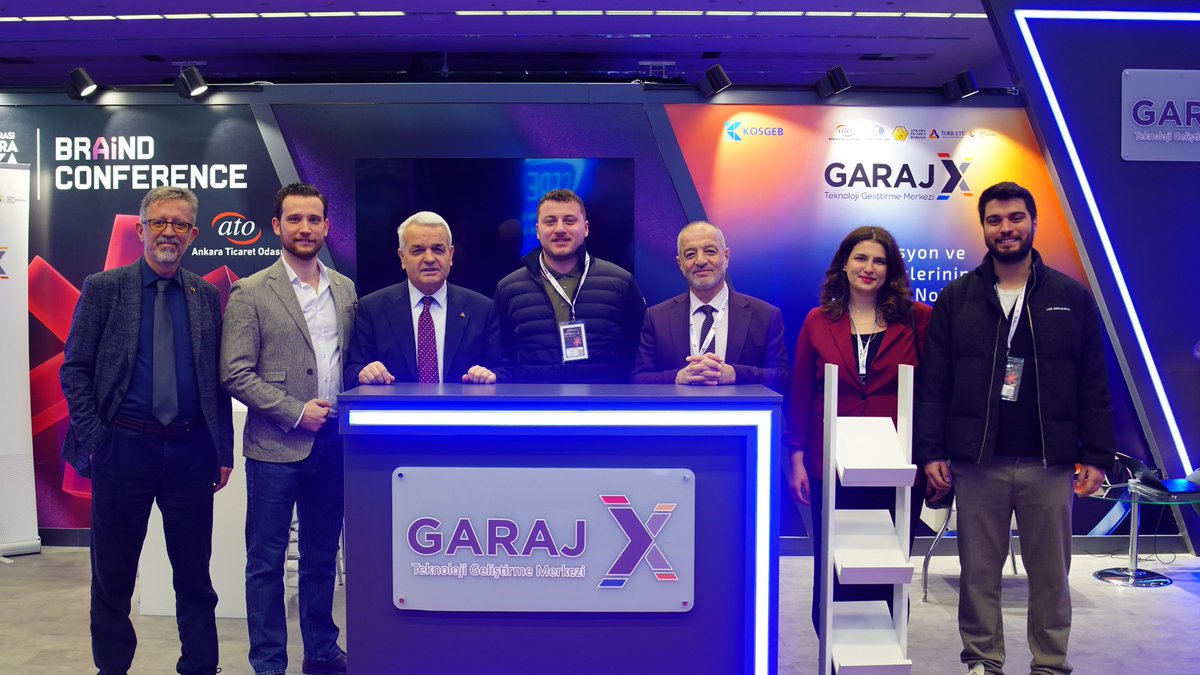 tobbetum's tweet photo. TOBB ETÜ olarak, 24-25 Nisan 2026 tarihlerinde ATO Congresium’da düzenlenen Uluslararası Ankara Marka Buluşmaları Brand Conference etkinliğine katılım sağladık.

“Yapay Zeka Çağında Markaların Geleceği” temasıyla gerçekleştirilen etkinlikte; Rektörümüz Prof. Dr. Yusuf Sarınay ve Rektör Yardımcımız Prof. Dr. Türkay Dereli, TOBB ETÜ tanıtım standımızı, sergi alanımızı ve GarajX’i ziyaret ederek öğrencilerimizle bir araya geldi.

Etkinlik kapsamında akademisyenlerimiz ve alanında uzman isimler, yapay zekânın farklı disiplinlerdeki etkilerine ilişkin bilgi ve deneyimlerini katılımcılarla paylaştı. “Yapay Zeka ve Etik” başlıklı panelde Prof. Dr. Zaliha İnci Karabacak oturum başkanlığı yaparken; Öğr. Gör. Dr. R. Oğuz Sağdıç, Öğr. Gör. Dr. Özge Girgin ve Erkan Erşen konuşmacı olarak yer aldı.

“Yapay Zeka ve Pazarlamanın Geleceği” panelinin moderatörlüğünü Prof. Dr. Berna Tarı Kasnakoğlu üstlenirken; Prof. Dr. Volkan Doğan ve Dr. Öğr. Üyesi Meltem Türe panelde konuşmacı olarak katkı sundu.

Program kapsamında ayrıca Dr. Muhammed Yılmaz tarafından “Yapay Zeka ile El Yazısı Tanıma Modeli Eğitimi ve Testi” başlıklı atölye gerçekleştirildi.

TOBB ETÜ olarak; yapay zekâ, girişimcilik, marka yönetimi ve teknoloji odağındaki çalışmaları desteklemeye, öğrencilerimizi ve akademik birikimimizi farklı platformlarda paydaşlarla buluşturmaya devam ediyoruz.

#tobbetülüyüz