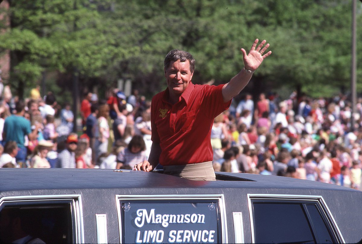 Beener1435's tweet image. Former Iowa State head football coach Jim Walden during a VEISHEA parade. 
#FlashbackFriday #CyclONEnation