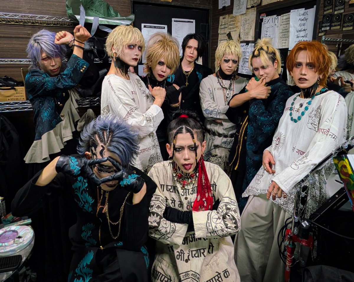 CHAQLA_offi's tweet photo. 2026.4.24 渋谷CYCLONE
XANVALA × CHAQLA. TWO MAN LIVE TOUR「CHANVALA.」
-開眼おめでとうございます-

最高な夜をありがとう！
あと一本しかないのが信じられないぜ
大阪にもこの勢いを持っていこう！
【Bikky】 https://t.co/vaPPXQwmzW