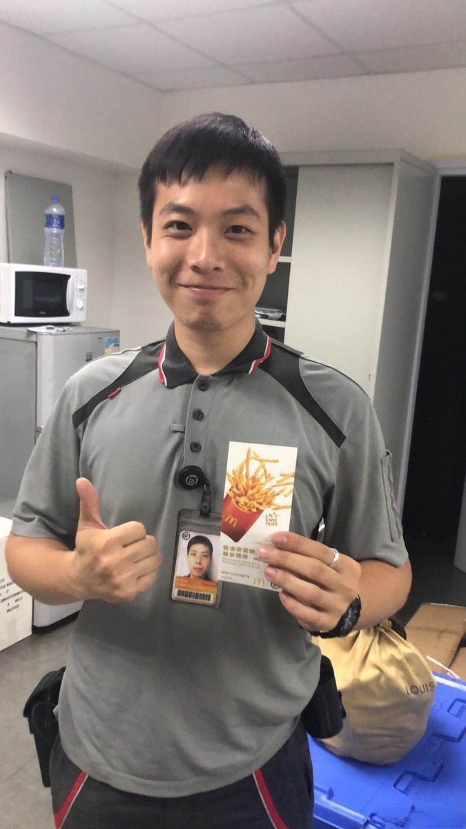 badge tweet media