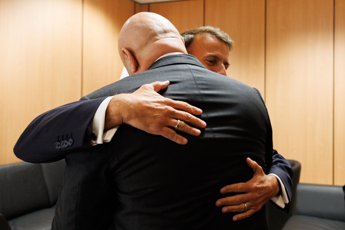 Emmanuel Macron tweet media