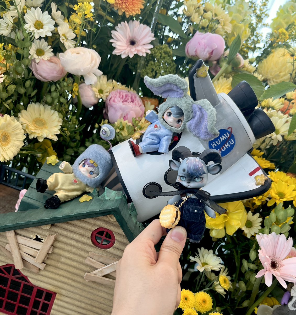 이얼리(YEARLY) tweet media