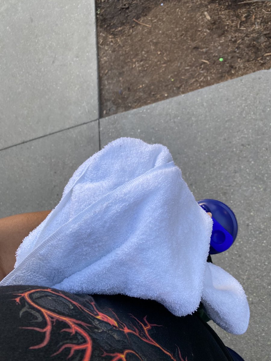 astrogslide's tweet photo. Working the dumbbells in Anaheim. Gonna enjoy #ffxiv fanfest today. 
If you see the Dragoon juice bottle, say hi!  

Also, I stole the towel from the gym. (I brought it back) https://t.co/Nn5f9ie4z4