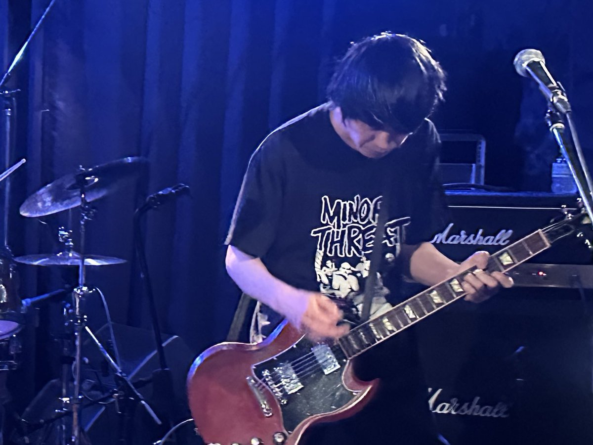 Qbellmondo's tweet photo. 平日、間に合ったー！
安定のかっこよさ！🤩🎸 https://t.co/kfOEI1KyEa