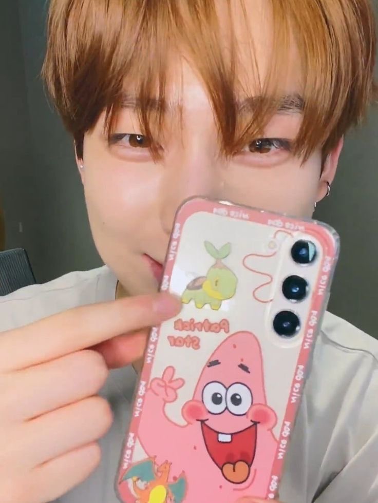 👤: when are you gonna change to iphone ?
🦊: i will just say it, i don’t think im ever changing to iphone in this lifetime haha 

SAMSUNG YOU NEED TO TAKE A NOTE!!!