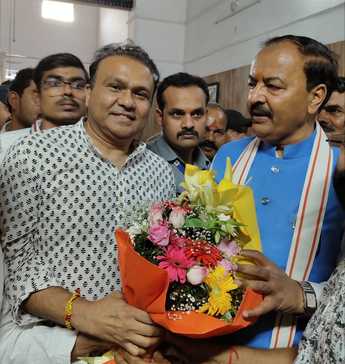 DrPramendr's tweet photo. कार्यकर्ताओं के हृदय सम्राट माननीय उपमुख्यमंत्री श्रद्धेय श्री @kpmaurya1  जी का बरेली आगमन पर हार्दिक स्वागत अभिनंदन

भाईसाब अगले हफ़्ते जल्दी ही फिर आ सकते हैं 
@BJP4UP  @BJP4India @mppchaudhary @idharampalsingh @anuraggautambjp @Ashokkatariya9 @DurvijayShakya @UmeshGautamBJP https://t.co/Npxh3OwvZf