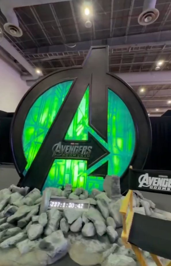 QuidVacuo tweet media