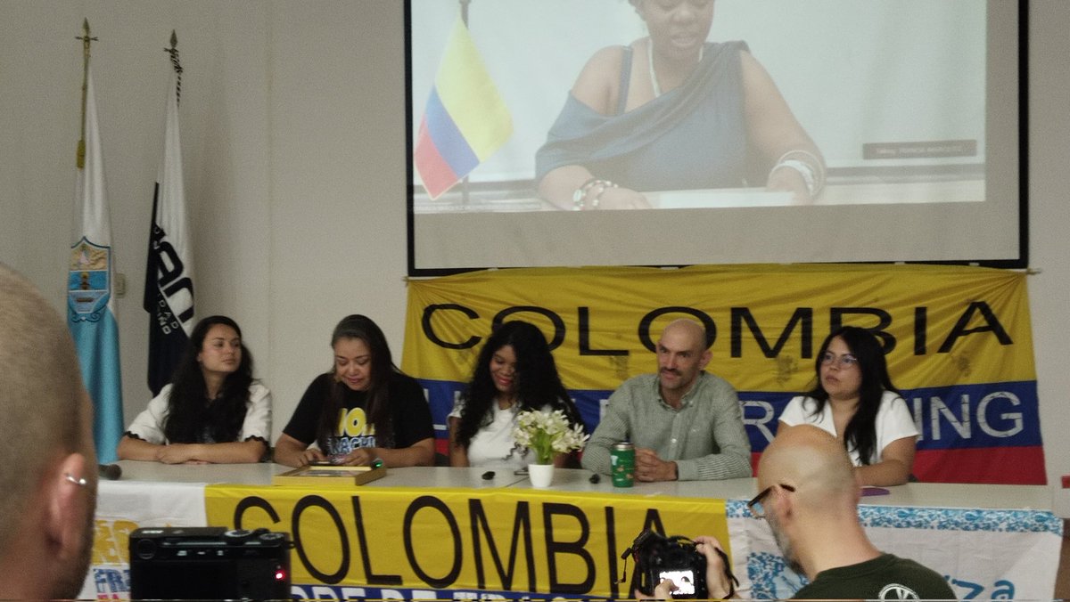 tatianaroaa's tweet photo. Primera actividad en la Conferencia de la Transición más allá de los combustibles fósiles: Rueda de Prensa de la @NoFrackingEnCol para presentar el premio @goldmanprize de Yubelis Morales con la participación de @FranciaMarquezM @Nattta201
@CensatAguaViva @fossiltreaty https://t.co/4LzgUERaQK