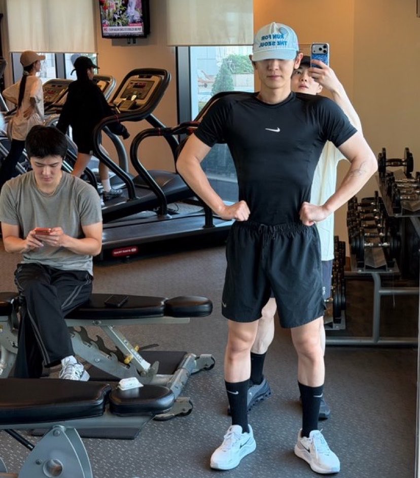 PCY BASE tweet media