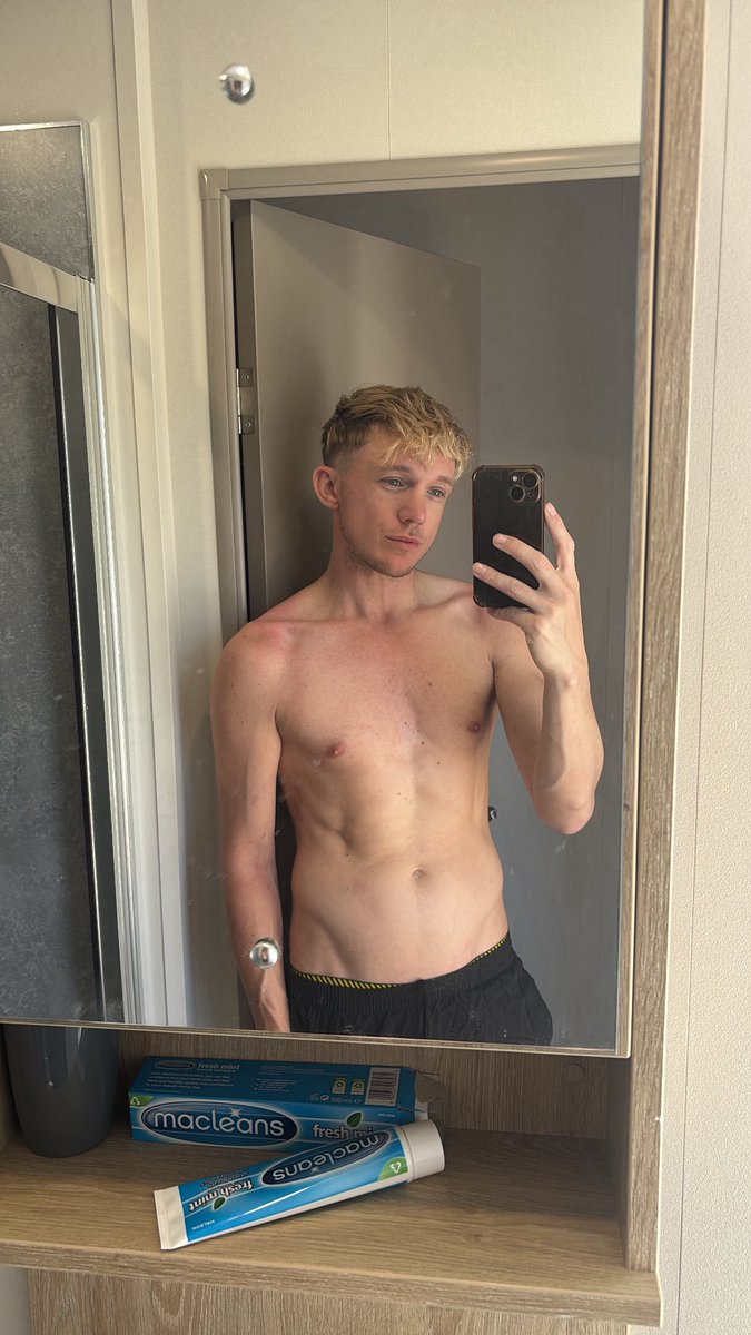 KieranWeeder's tweet photo. Need someone to just treat me like a slut today tbh. This heat makes me feral 😈💦 https://t.co/5T1xknIoBH