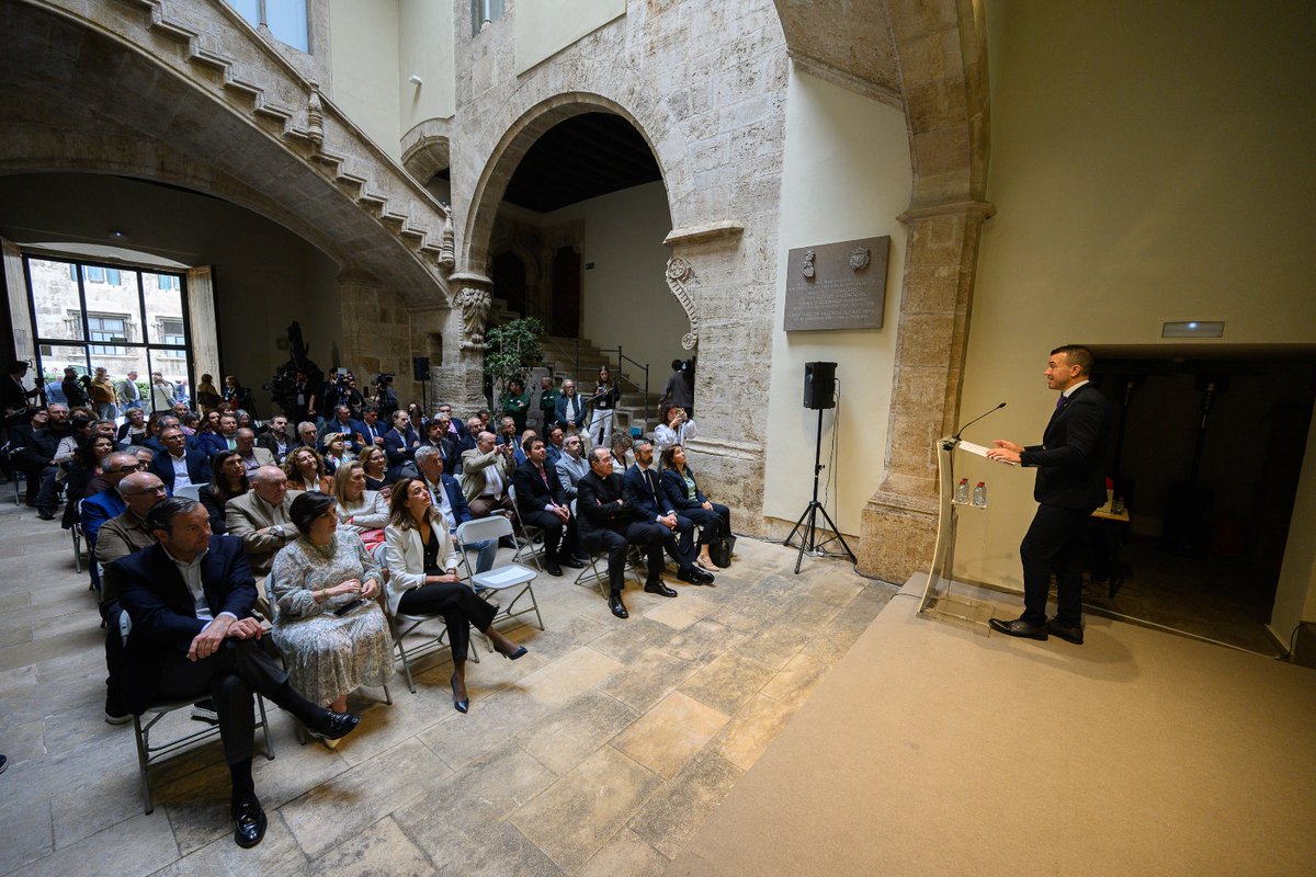 Josepepemorgan's tweet photo. Destacable suport d'experts i societat civil en la presentació del cicle de jornades sobre autogovern 2026 any Jaume I. 

Unes jornades posades en marxa per @GVAjusticia que compten amb el suport de la Diputació com amfitrió i la participació del @ForumJaumeI https://t.co/PY8MykLM28