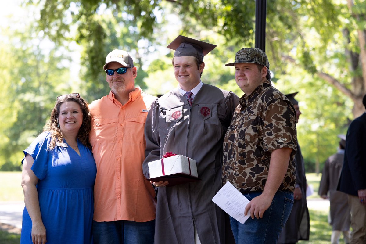 Hampden-Sydney College tweet media