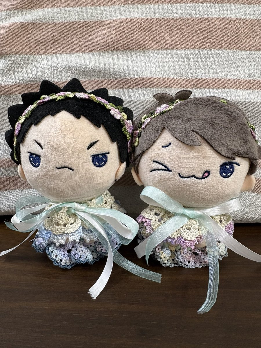 明日は友だちと紫陽花のアフヌン🥰
もちぴこちゃんたち連れてくんですが、お洋服暑そうなのしか無くて…😇
だーーいすきなこうねちゃん（<a href="/kounechan_K/">こうねちゃん⋆☽ 5/6 東7 O13b·͜· ︎︎ᕷ</a> ）のケープ、1個は襟にして、もう一個はお腹に巻いてみました😋
色味も上下合ってて、たっぷりレースで可愛いー😍✨
明日はこれでお出かけします😆💓