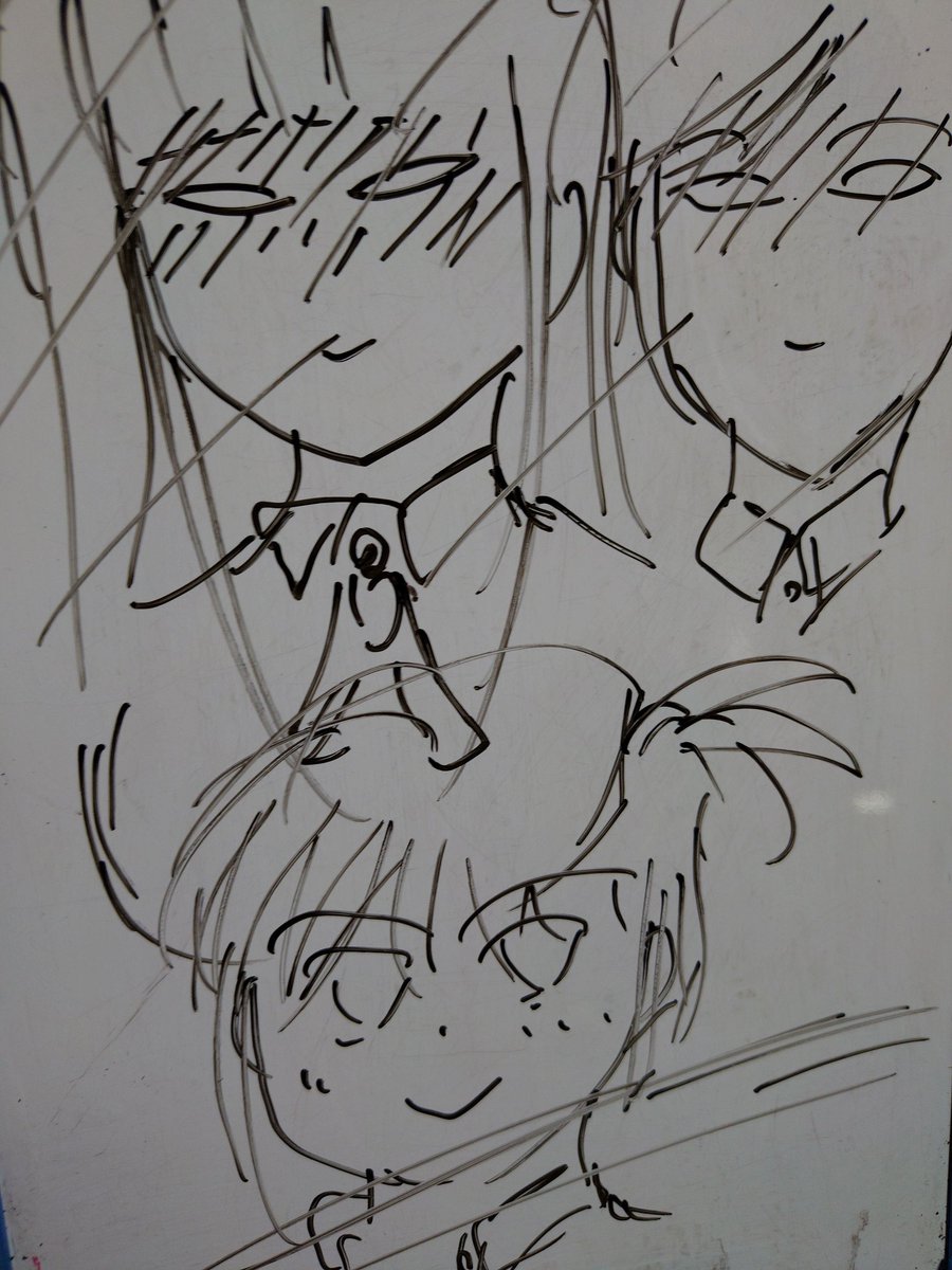 とじわんの課題
①美濃関学院新入生歓迎会のラフ
新入生だった可奈美ちゃんは
舞衣ちゃんと一緒に真っ暗の体育館の中先輩達が並び真ん中に鬼の会長と副会長が...（汗）
しかし、
１年２組衛藤可奈美！
同じく柳瀬舞衣！
多くの先輩達を斬り倒した！
美濃関学院の歓迎会は優しくない。
