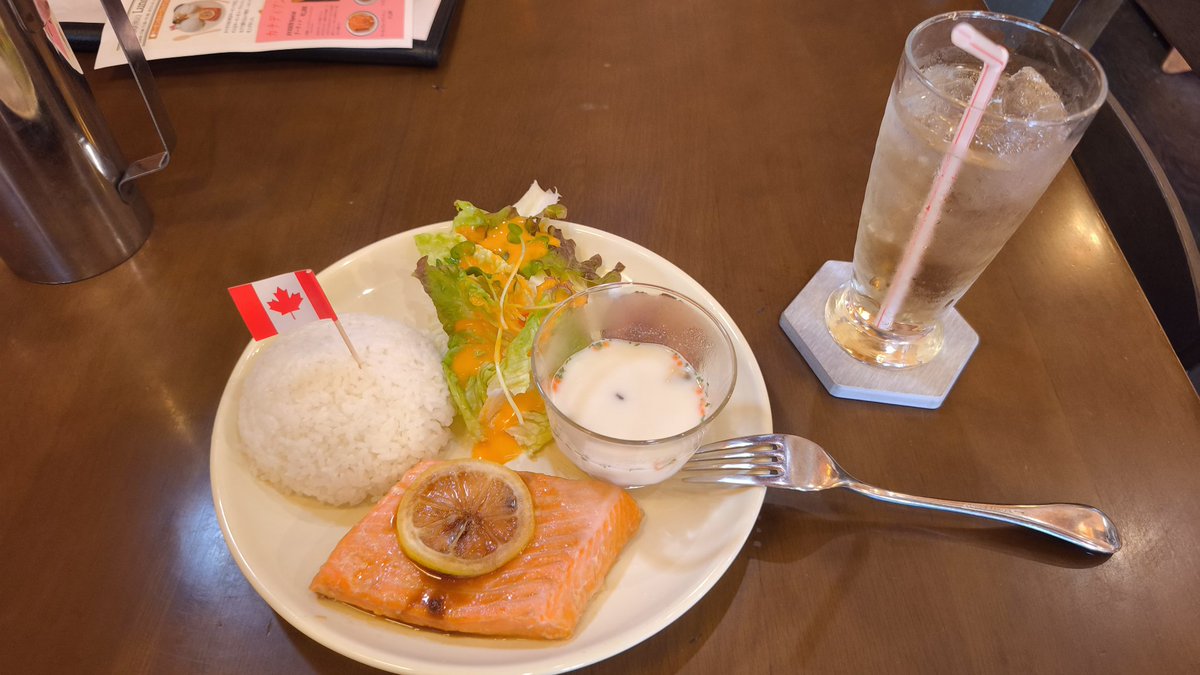 nakajun_forza's tweet photo. 平日の夜営業していないのでランチに😊
#RideOn!🇨🇦
#AYASEN
#5月2日誕生日 https://t.co/tVvi4x3ajI