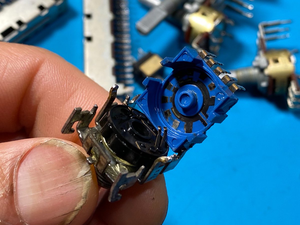 かおたかず tweet media