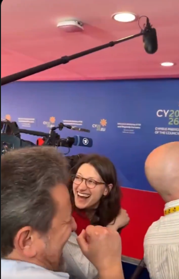 Aserasorat15 tweet media