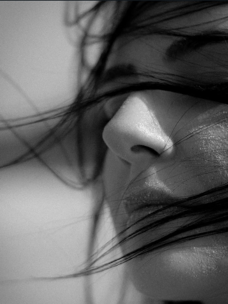 ryan2616's tweet image. #blackandwhite