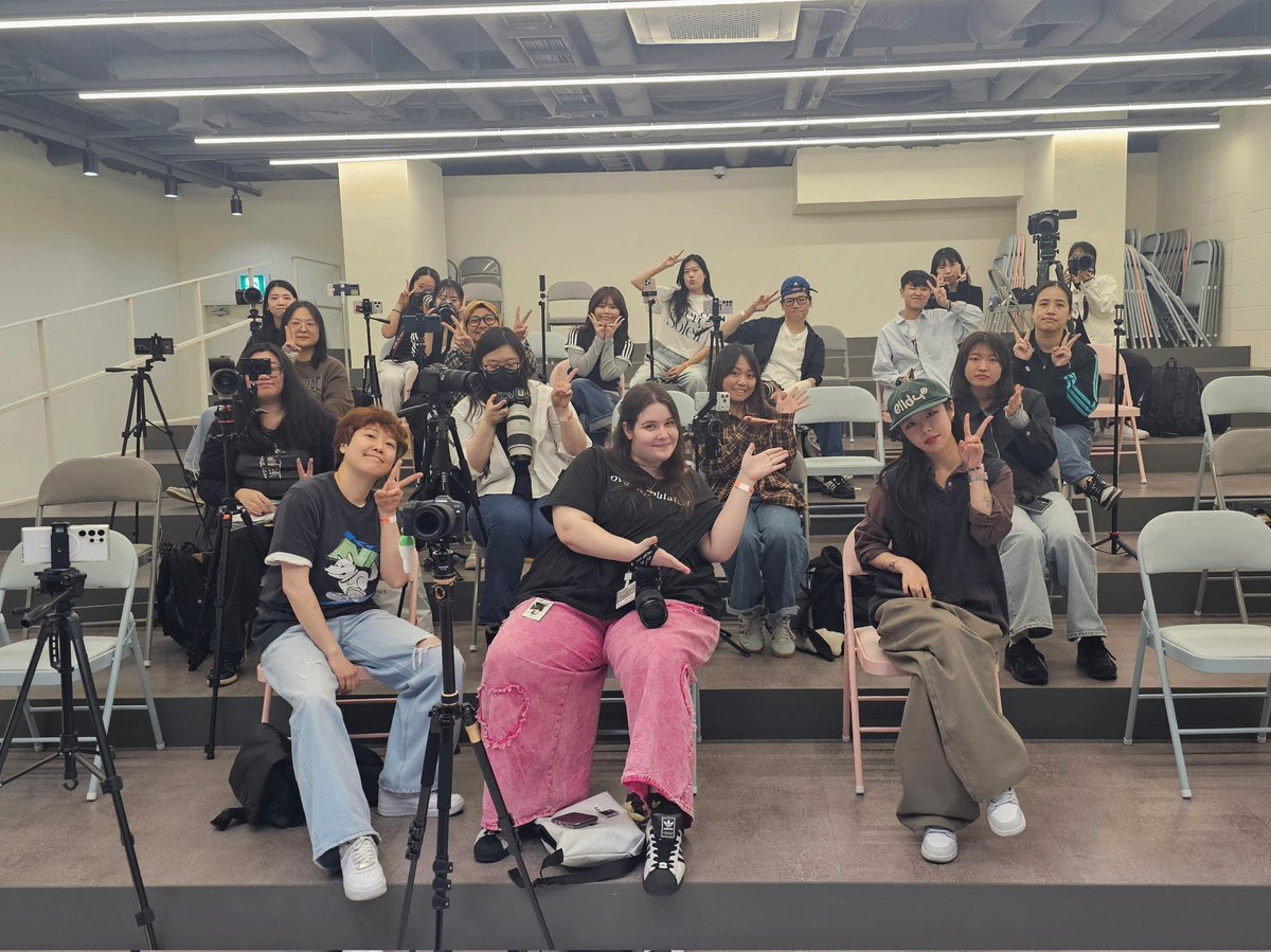 휘인(Whee In) tweet media