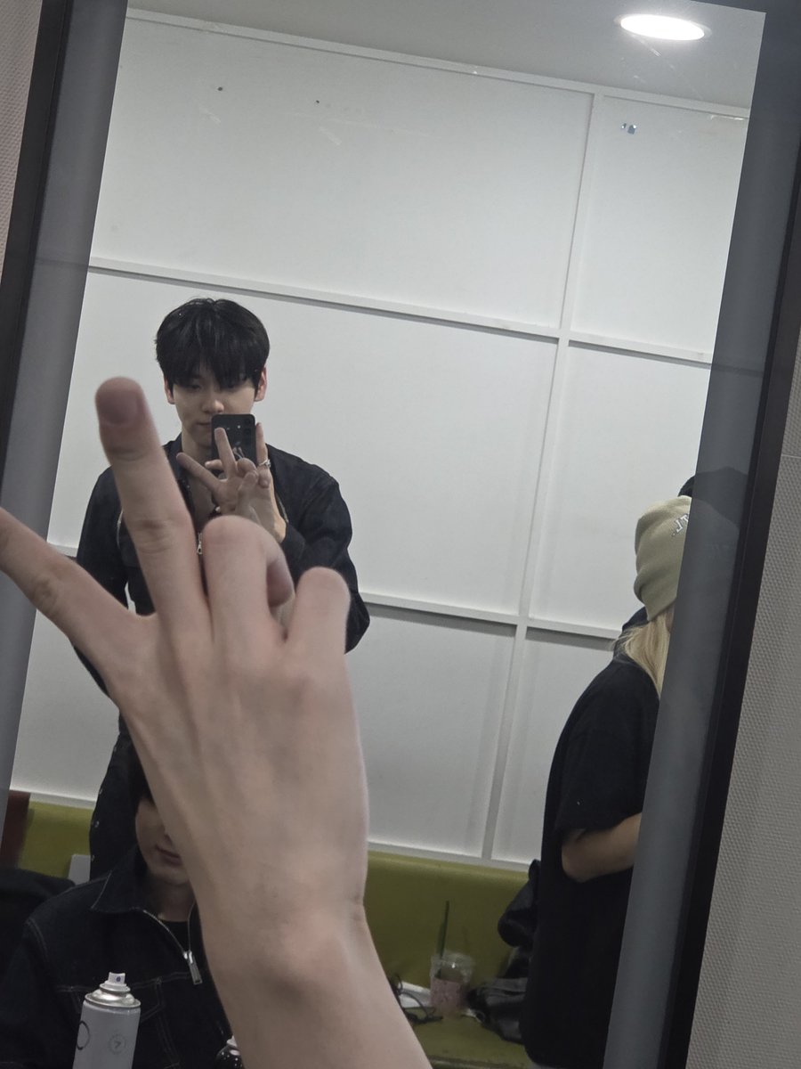 hourly soogyu tweet media