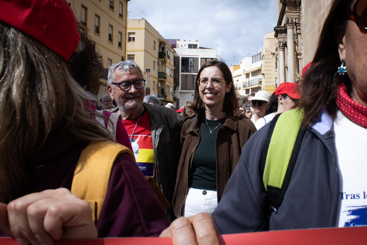 ✊La Senda del Poeta reivindica al Miguel Hernández poeta, republicano y defensor de la justicia social.

Así lo hemos expresado tantas personas hoy en Orihuela, pese al intento de boicot de PP y Vox. 

El legado de Miguel es más necesario que nunca.
