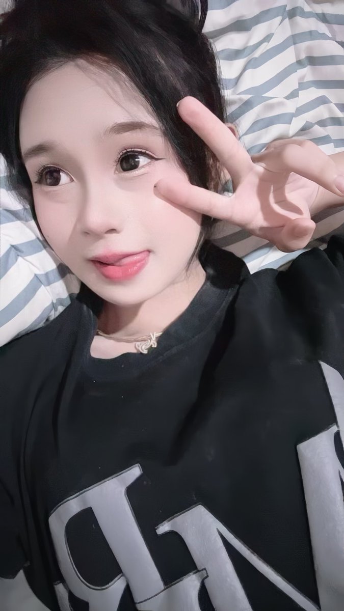 natnicha สาวสอง. tweet media