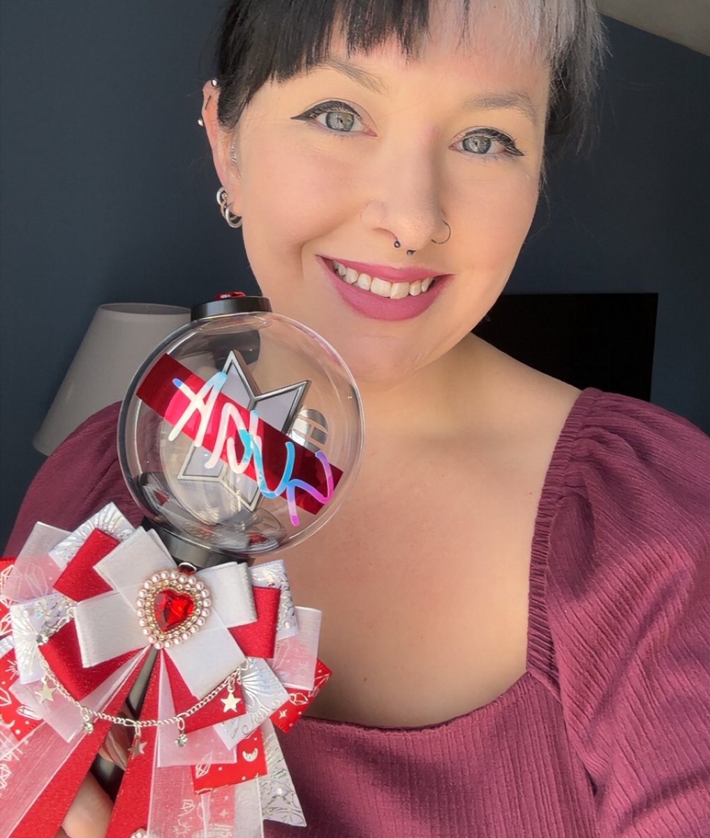 Saturn⁷ is seeing BTS in Tampa 🪭 tweet media