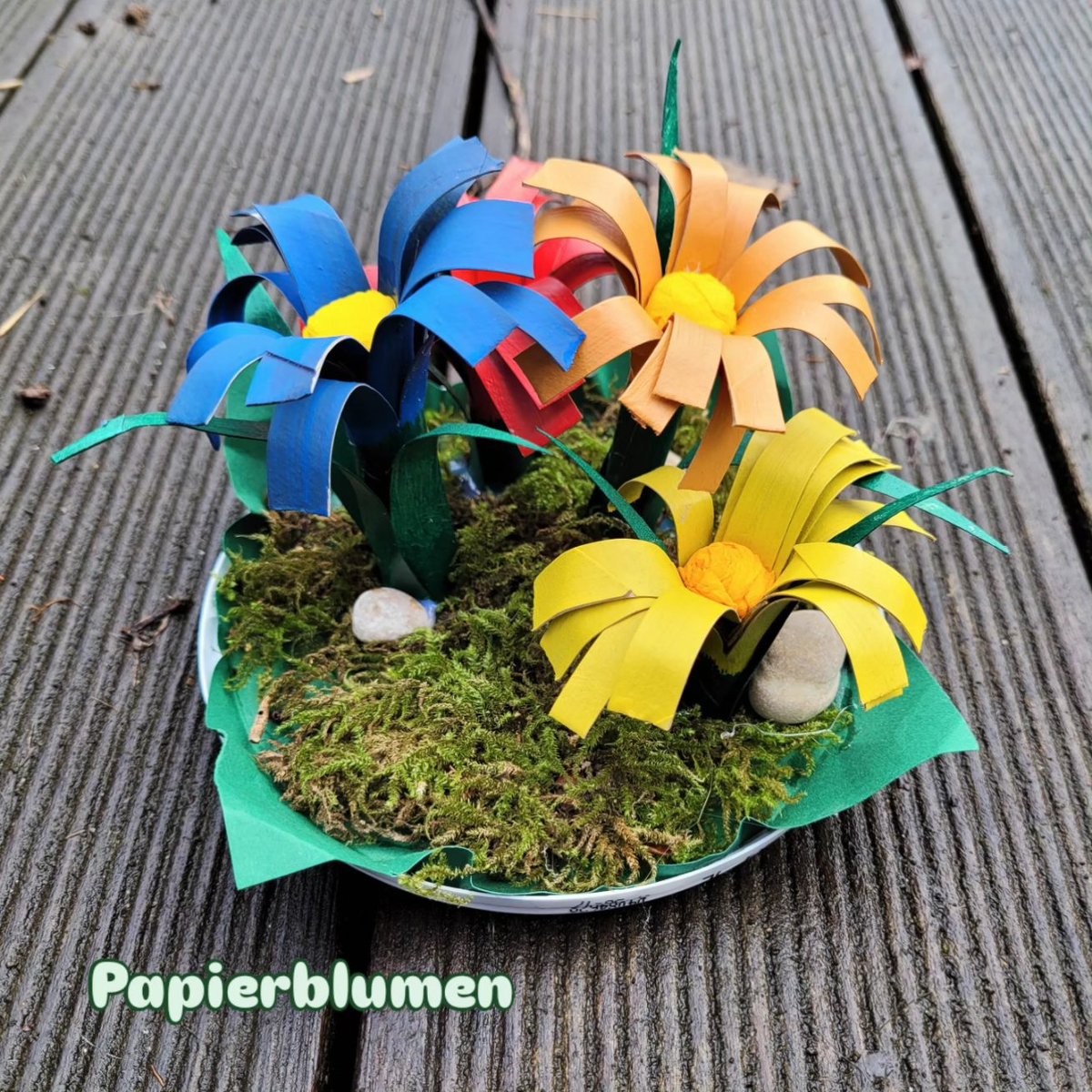 LelleSabre's tweet image. Eine Papierblumeninsel💐 für den Frühling.

#diy #papierblumen #paperflowers #spring #miniature #basteln #upcycling #handmade #craftwithkids #craftideas #art #kreativ #creative #miniatur #blumen #flowers #flowercraft #frühling #frühlingsbasteln #springcrafts #moos #moss #crocus