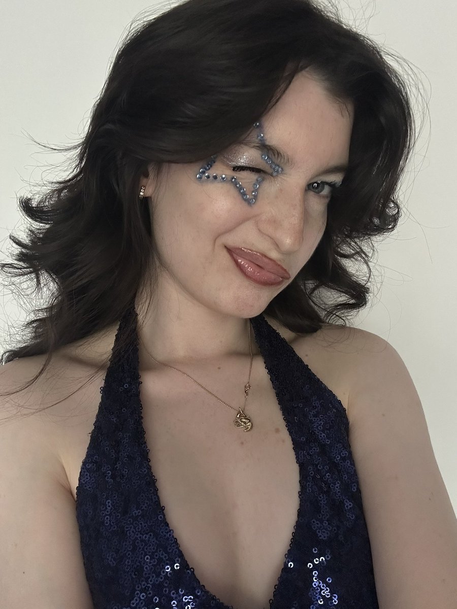 5sos you will be seeing me tonight 

#EASBudapest