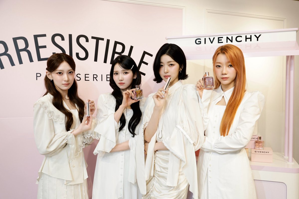 208_aitrn's tweet image. 1stの頃からのご縁で4人で呼んでいただけるの嬉しいね🥂🪞🪄︎︎
 #GIVENCHY  #ISSUE